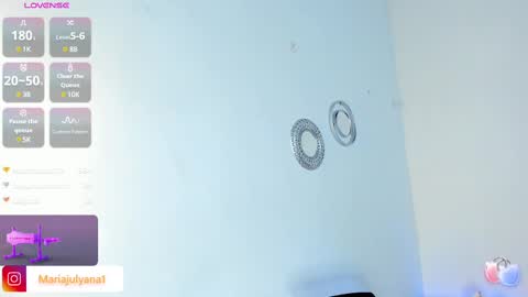 V A N E S S A  online show from February 14, 9:34 am