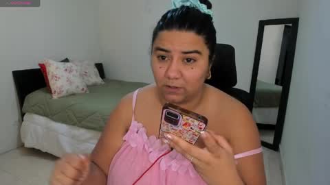   Mariam Castiblanco online show from June 1, 8:10 pm
