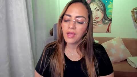 Mariana Lopez online show from November 18, 3:20 am