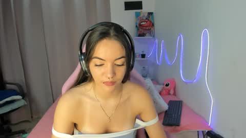 Snapshot of mariangel_3 chatting on September 12, 12:56 am Mariangel online show from September 12, 12:56 am