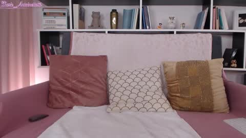 Snapshot of marie_antoinette62 chatting on October 23, 6:15 am Maria online show from October 23, 6:15 am
