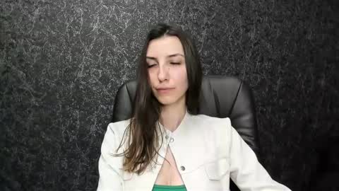 marielleanker online show from September 18, 9:02 am