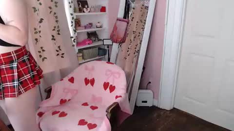 marigoldrue online show from April 17, 10:01 pm