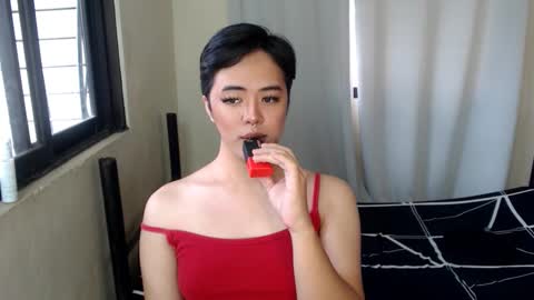 Snapshot of marikosue01 chatting on February 9, 5:50 am marikosue online show from February 9, 5:50 am