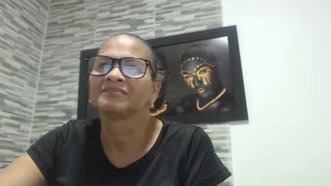 Snapshot of marinamilf chatting on January 1, 5:22 am Marina  online show from January 1, 5:22 am