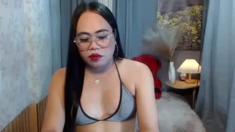 LEAH online show from March 10, 2:27 am