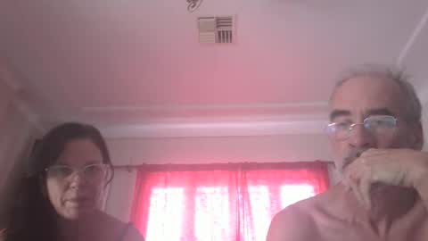 mark_and_lola online show from December 4, 3:17 am