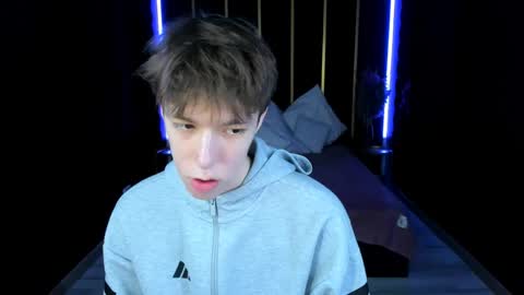Mark online show from May 17, 9:40 am