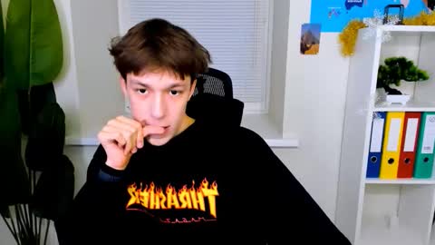 Mark online show from December 15, 11:06 am