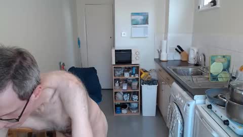 Snapshot of mark_islington chatting on October 25, 10:03 am mark_islington online show from October 25, 10:03 am