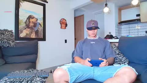 Snapshot of marko_toro__ chatting on October 20, 8:25 pm Sebastian online show from October 20, 8:25 pm