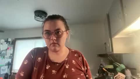 maroon_moon online show from March 22, 7:40 pm