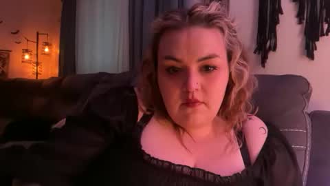 maroon_moon online show from November 29, 10:17 pm