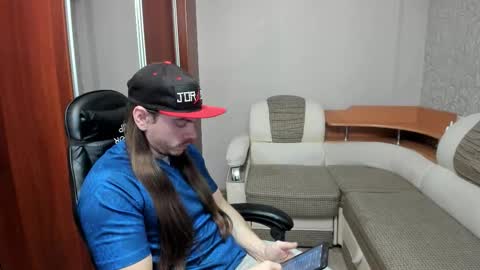 Alan online show from December 13, 7:53 pm