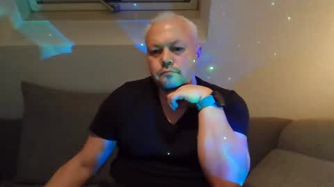 mars0481 online show from December 1, 1:03 am