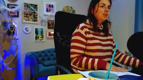 martaedams online show from November 5, 7:10 am