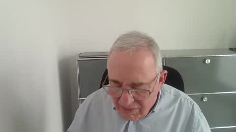 martin_1947 online show from April 5, 1:52 pm