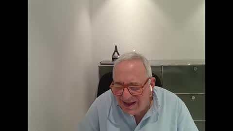 Snapshot of martin_1947 chatting on October 4, 7:44 pm martin_1947 online show from October 4, 7:44 pm
