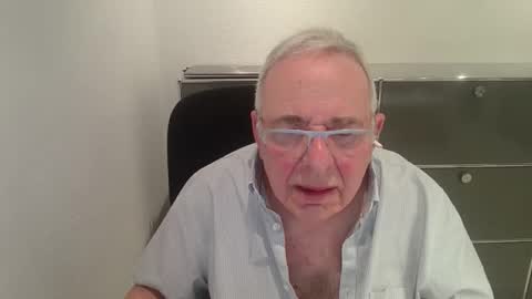 martin_1947 online show from April 7, 9:50 pm