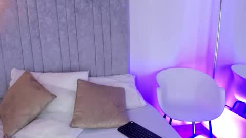 mari online show from February 9, 7:49 pm