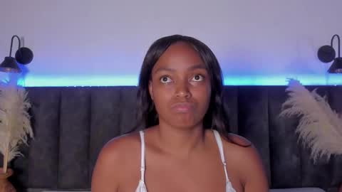 Laura online show from September 21, 8:35 pm