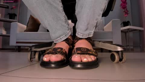 Martinna Bonnet online show from February 28, 10:41 am