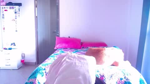 Snapshot of mary_jane1_ chatting on October 17, 12:31 pm mary online show from October 17, 12:31 pm