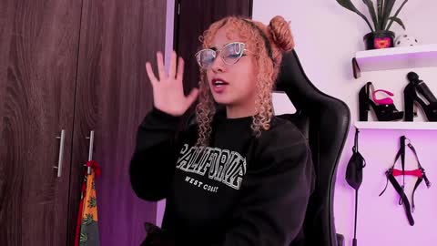 Mary Jane  online show from January 25, 7:28 pm