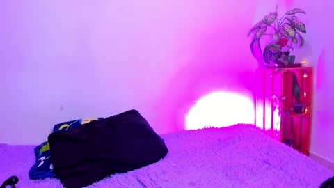 mary_magic online show from October 1, 1:59 am