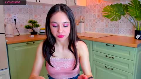 Mary online show from April 14, 10:57 pm