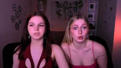 Mary online show from May 26, 7:20 pm
