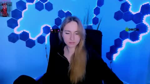 mary_moon__ online show from March 10, 8:35 pm