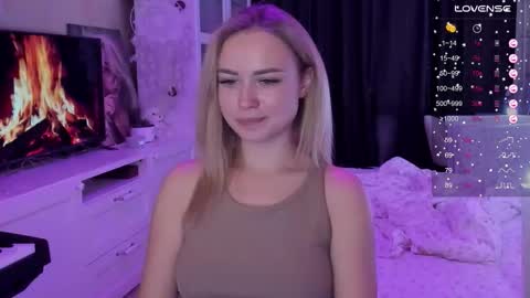 Snapshot of mary_romance chatting on October 1, 9:02 pm Mary online show from October 1, 9:02 pm