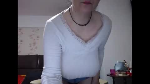 Snapshot of mary_x chatting on February 17, 9:56 am Mary online show from February 17, 9:56 am