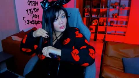 Mary online show from October 29, 11:49 pm