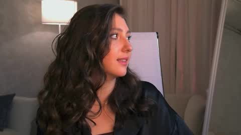 Mary Miller online show from September 23, 12:32 pm