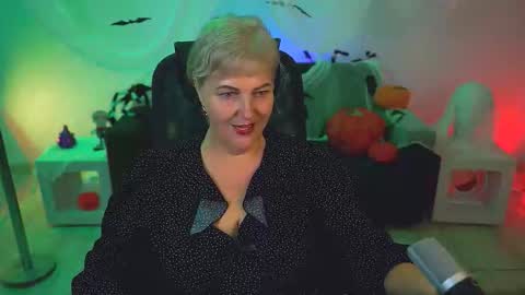 Snapshot of marymogan chatting on October 22, 7:33 am marymogan online show from October 22, 7:33 am
