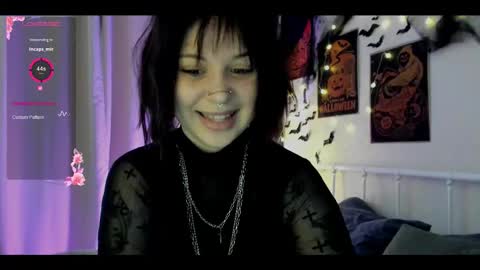 Mary x online show from November 1, 7:07 am