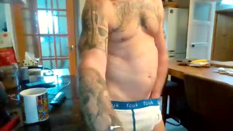 Snapshot of masked_masturbation_couple chatting on September 10, 9:21 am Masked Masturbation Couple online show from September 10, 9:21 am