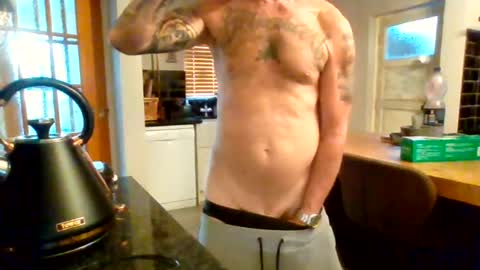 Masked Masturbation Couple online show from July 24, 5:04 am