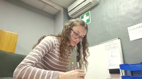 maskedgoddess69420 online show from November 25, 10:58 am