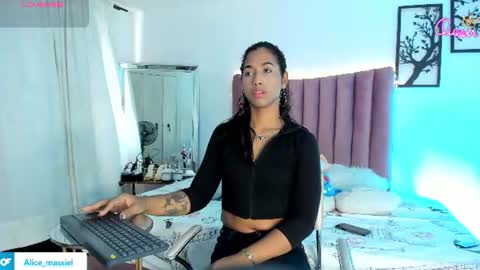 massielhot online show from July 13, 8:12 pm