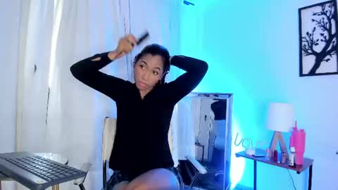massielhot online show from July 8, 6:55 pm