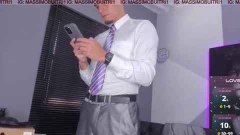 I am Massimo online show from January 15, 6:39 pm