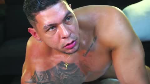 massimowalton2 online show from March 3, 4:15 pm