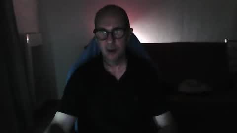 Snapshot of mat11efou chatting on October 21, 12:49 am mat11efou online show from October 21, 12:49 am