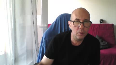 Snapshot of mat11efou chatting on October 3, 8:33 am mat11efou online show from October 3, 8:33 am