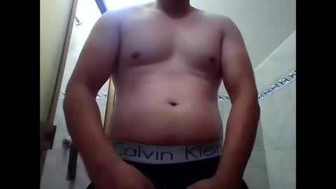 Snapshot of mateo2803 chatting on February 19, 8:31 pm mateo2803 online show from February 19, 8:31 pm