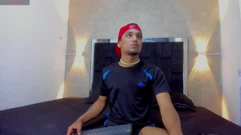 Mateo and Noah online show from November 4, 4:30 pm