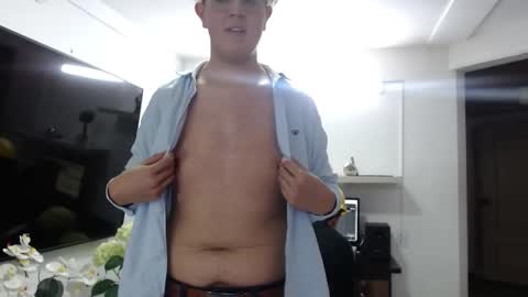  MATEO STRONG  online show from January 14, 8:17 pm